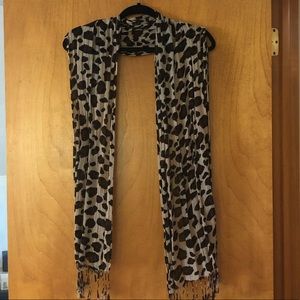 Lightweight Leopard Fashion Scarf with Tassels